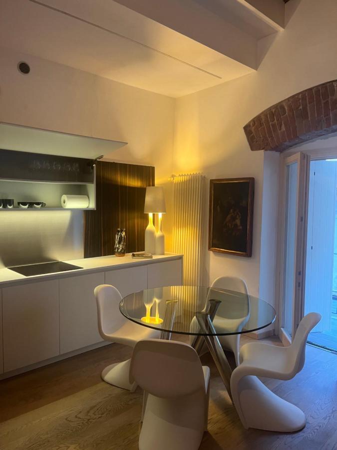 Juliet'S Neighbours- Luxury Apartment Верона Екстер'єр фото