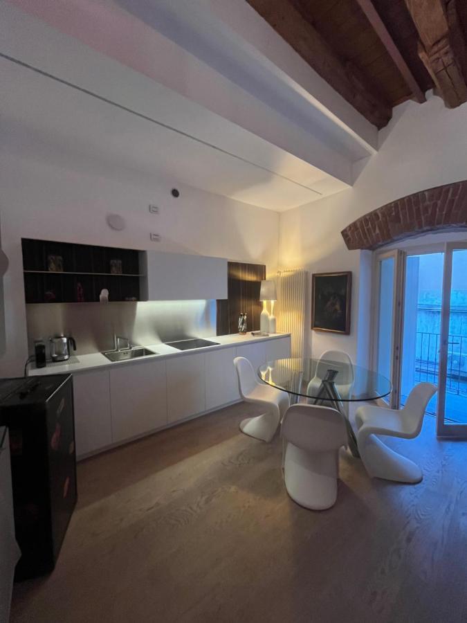 Juliet'S Neighbours- Luxury Apartment Верона Екстер'єр фото